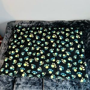 New, Tie dye design, plush fleece bed